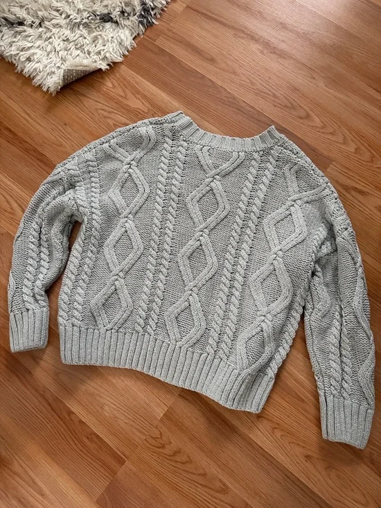 Princess Polly Pale Gray Cable Knit Crew Sweater - Picture 2 of 3